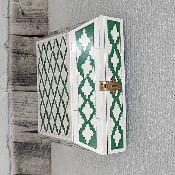 Unbranded Other - Vintage Handcrafted Bone Inlay Decorative/Jewelry Box in Cream/Green